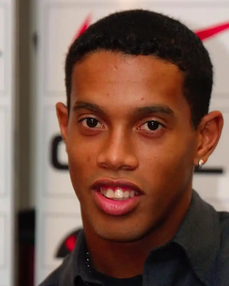 轻球员以增 轻球员以增