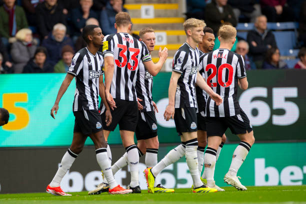 两人再度在 两人再度在